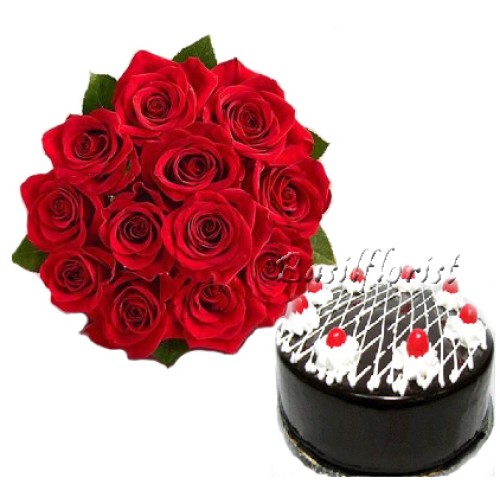 Beautiful Roses Bunch with Chocolate Cake