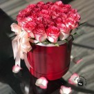 Dual shade Roses Basket