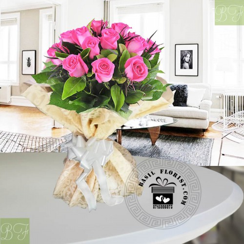 12 Pink Roses Bunch