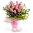 Hand Bunch of 12 Pink roses